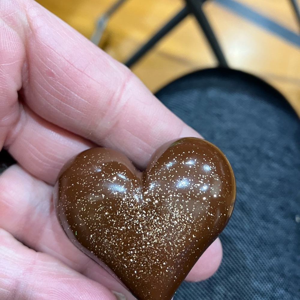 Handmade resin heart shaped magnet